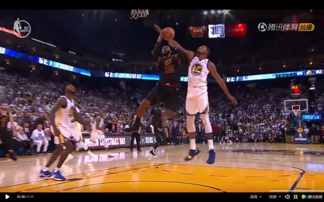 杜兰特防守犯规，裁判判詹姆斯失误，你怎么看？