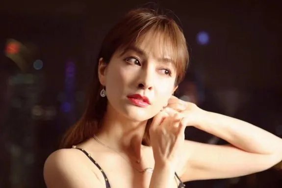 吴昕被爆与郑凯相恋，她是怎么回应的？