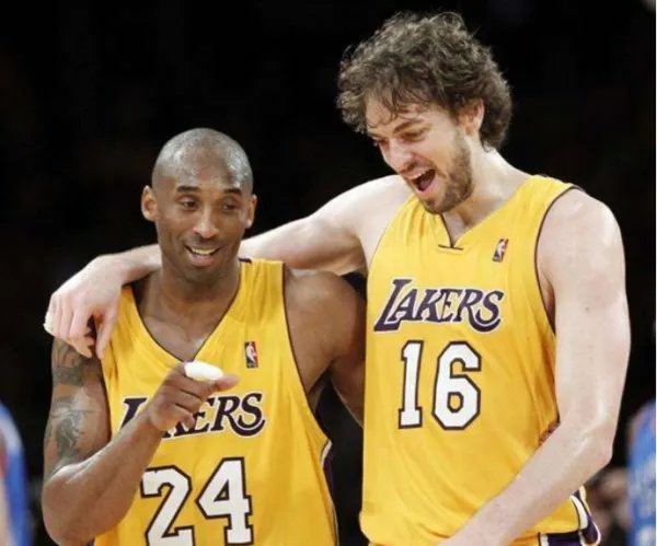 加索尔对瓦妮莎母女如何?