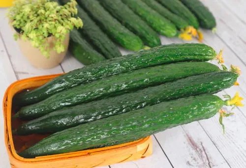 多家餐馆卖“拍黄瓜”被罚5千?监管部门:他们没证!是否存在选择性执法?