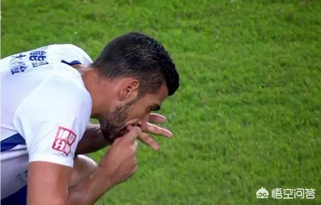 中超第17轮，小克鲁伊夫首秀，鲁能2-0重庆继续紧追国安，如何评价这场比赛？