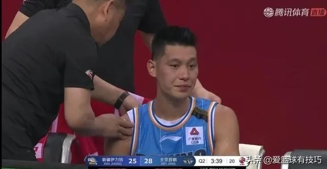 首钢和新疆队比赛中，得分状态最好的林书豪在末节坐冷板凳，这是怎么回事？