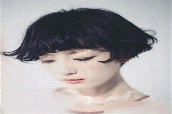 菱形脸适合什么发型？求推荐。