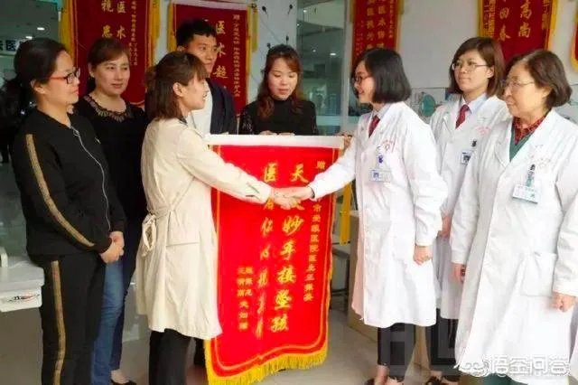 邯郸一男童从4楼坠落，女医生路过徒手接住致骨折，你怎么看？