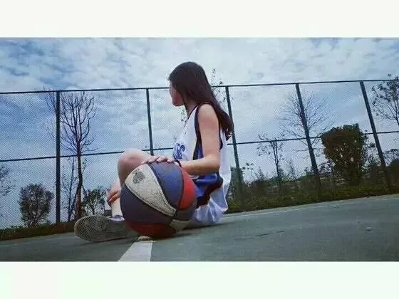 杜兰特防守犯规，裁判判詹姆斯失误，你怎么看？