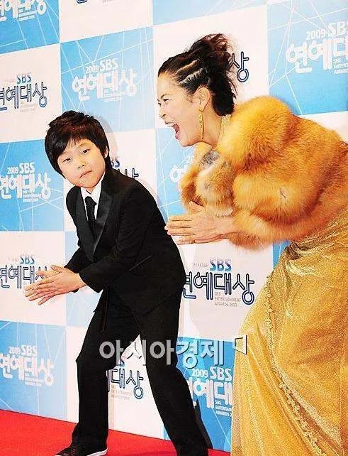 赵逸岚到底是男的还是女的？