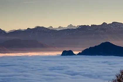 眼皮跳大占卜_眼睛跳占卜按时间