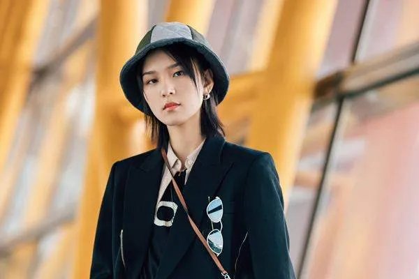 一起出道的李宇春和周笔畅，为何差距如此之大？