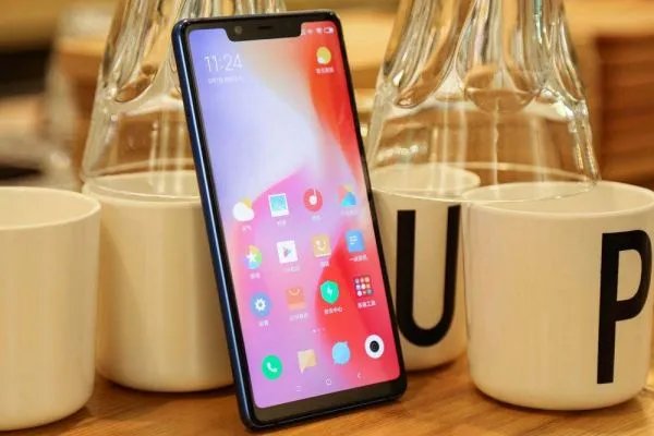 小米8se和小米8哪个好？有哪些区别？