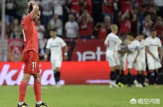 皇马0比3惨败塞维利亚，巴萨1比2不敌莱加内斯，西甲双雄客场爆冷输球，对此你怎么看？