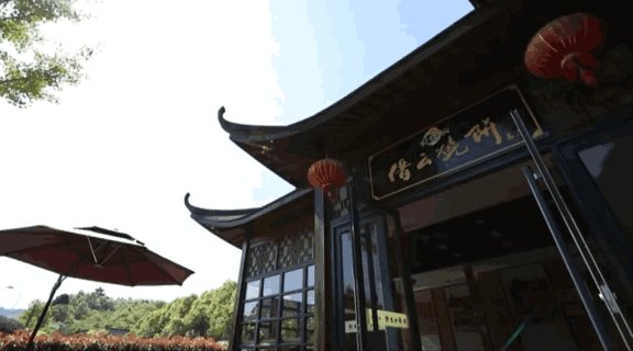 浙江一大爷做烧饼被称为“烧饼一哥”，年薪35万，这事你怎么看？