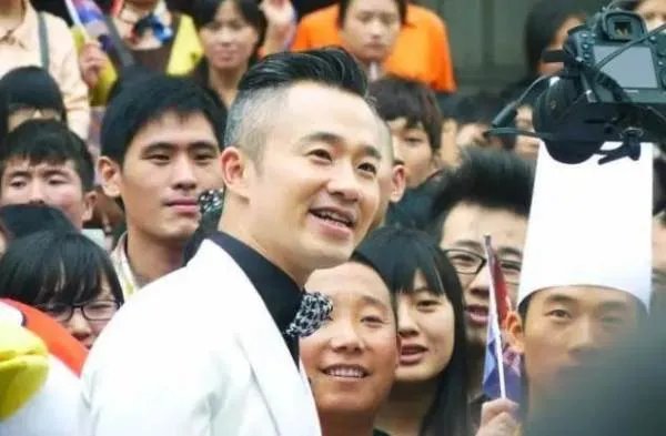 50岁主持人陈雷近照曝光，他都主持过哪些节目？