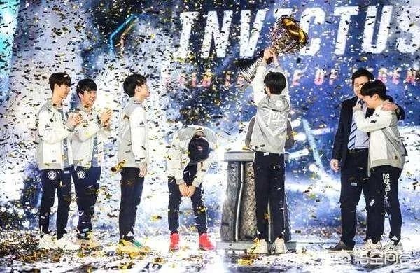 WE教练Joker评论IG参加快本，对电竞帮助不大，节目组才是赢家，你怎么看？