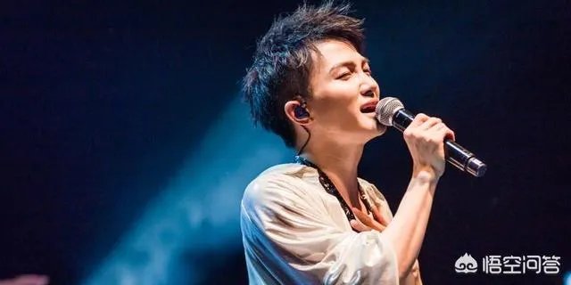 周深在卡布时期唱的《光》就已经具有很高技巧性了，这样的音域是天生的吗？