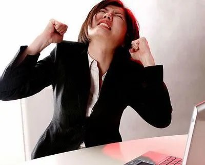 女朋友工作压力大，我该怎么安慰她