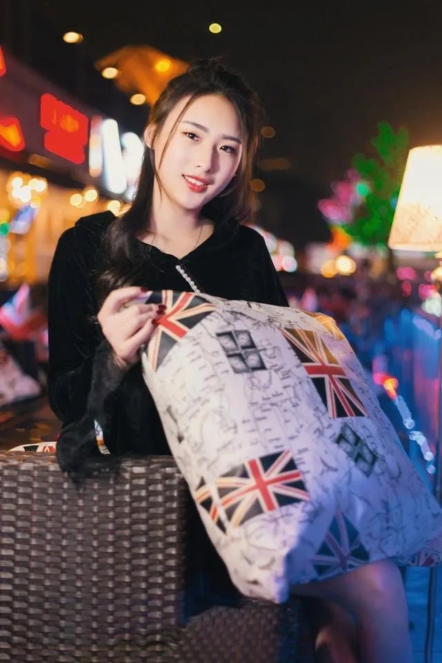 西安美女公交司机爆红网络，是什么原因让颜值爆表女子乐意当一名普通的公交司机呢？