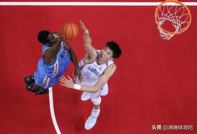 首钢和新疆队比赛中，得分状态最好的林书豪在末节坐冷板凳，这是怎么回事？