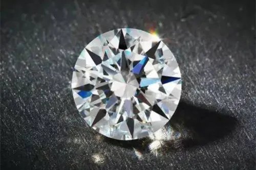 怎么挑选裸钻 三种鉴别裸钻真假的方法