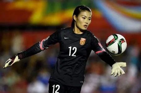 如何评价中国女足门将王飞加盟拜仁女队?