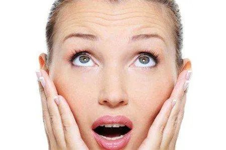 怎么消除额头的皱纹