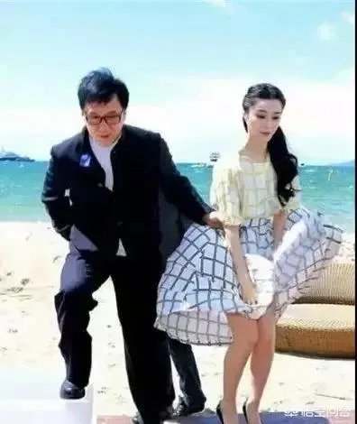 明星们的尴尬瞬间都有哪些？