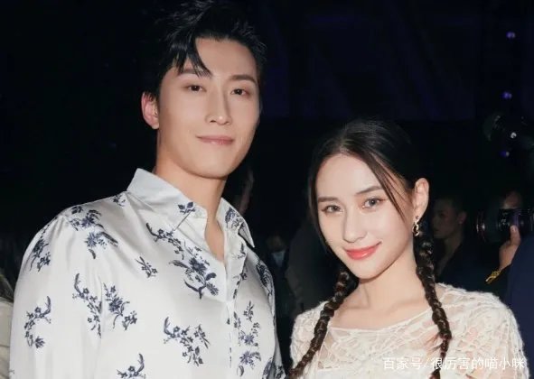 窦骁何超莲的爱情故事，频繁上热搜，“赌王赘婿”头衔，他还能坚持多久？