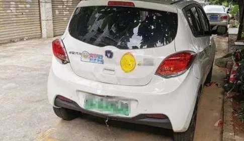 妈妈倒车时不慎撞死自己孩子是怎么回事？