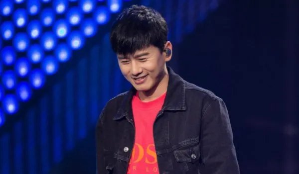 张杰谢娜时不时的被传离婚的原因是什么？