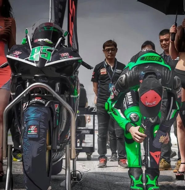 王一博车队声明公布,王一博摔车有没有事?