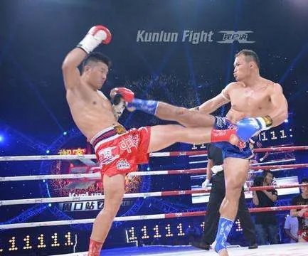 中国搏击新星强势击败潇杀狂的是谁？