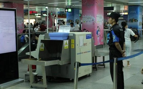 30岁工程师花式逃票480次省下两万，反映出铁路安检部门的哪些漏洞？