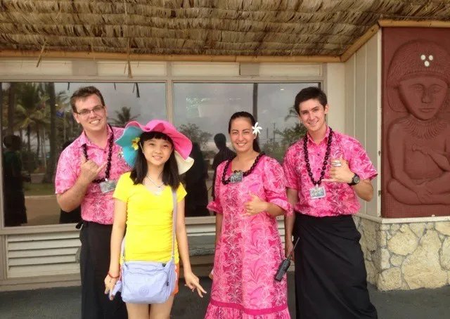 林妙可携全家去夏威夷度假 穿泳衣身体已发育！