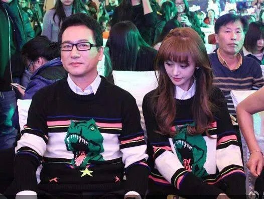 如何看待郑爽父亲关联餐饮公司欠税一年未还这件事？