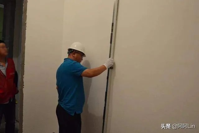 楼层装修发现厨房墙面有点歪