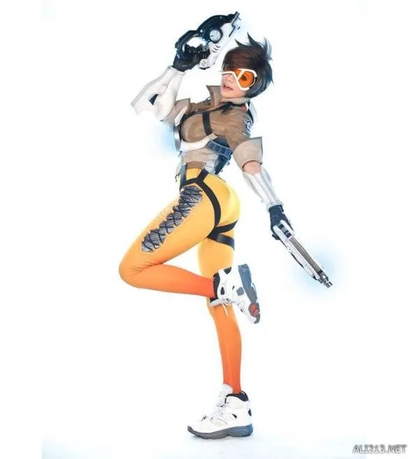 大屁股谁人不爱？《守望先锋》超神级Cosplay图赏