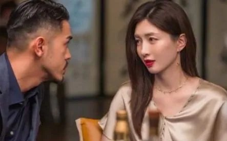 江疏影关晓彤什么关系，关晓彤为何要给三十而已剧组配音？