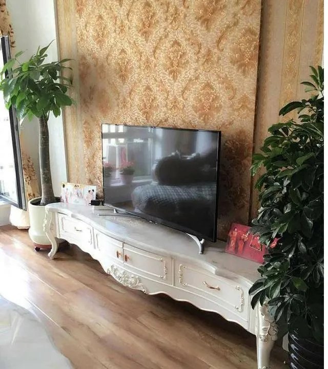 夫妻俩住进昆明婆婆装修的婚房，看到厕所媳妇就崩溃了