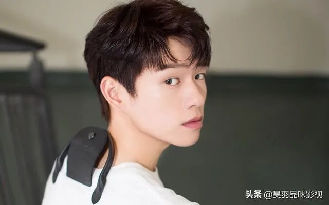 春晚杜江魏大勋王鸥合唱锦绣小康