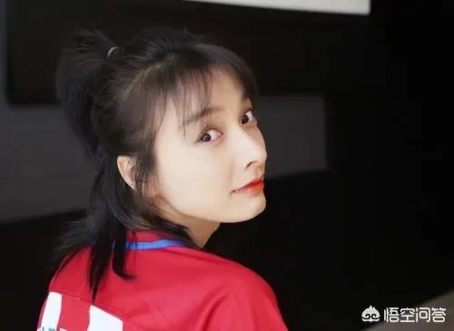 法语活动月宣传大使吴昕，是怎样逆袭成功的？