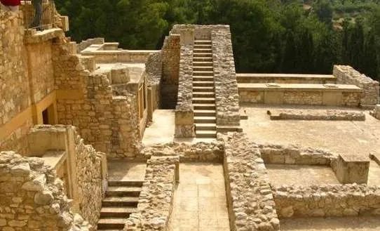 米诺斯王宫：辉煌无比的宫殿，神都会迷失