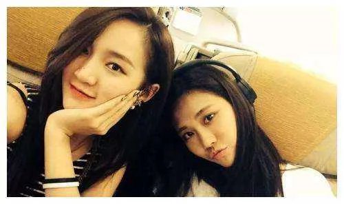 在《乘风破浪的姐姐》中，孟佳为什么会哭着看王霏霏