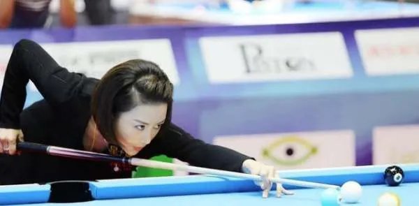 女神级台球裁判吕帅希，为何坦言想嫁给黑人？