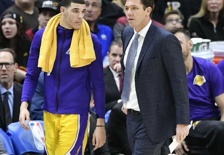 球爹为何让湖人队解雇小沃顿？