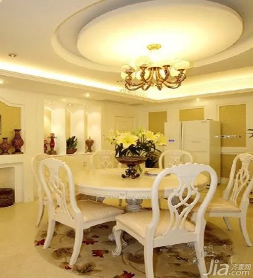 实木餐桌椅贵么 实木餐桌椅价格介绍