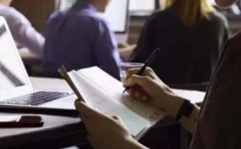 《玉堂金闺》读后感