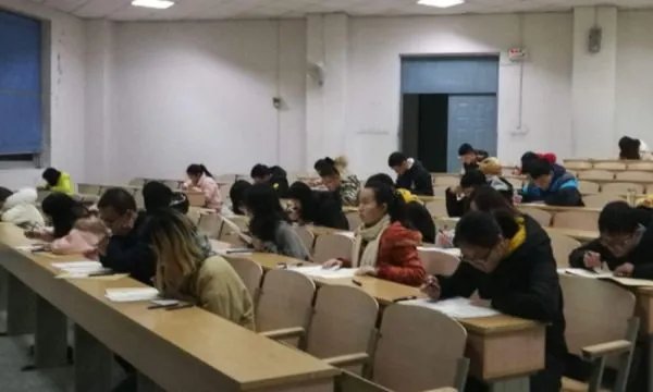 统考大学英语B是哪些机构监考的？监考严格吗？可以做小抄不？