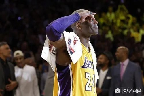 科比突破30000分的时候篮板和助攻各是多少？