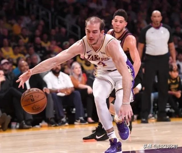 湖人战胜太阳，三分只进了7个，湖人的三分还有救吗？