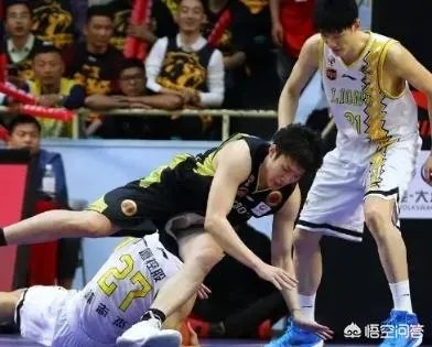 山东高速与浙江广厦的半决赛刚开始,睢冉就被罚下,对此你怎么看?