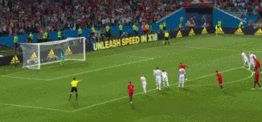 西葡大战C罗上演帽子戏法，打进第一粒点球之后，C罗的庆祝动作有什么特殊含义吗？